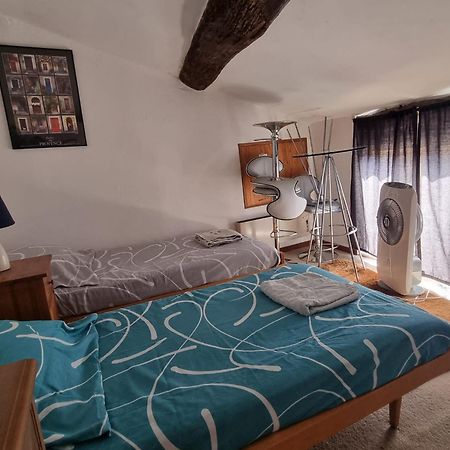 Apartamento Petit Nid Cosy Typiquement Provencal Villecroze Exterior foto